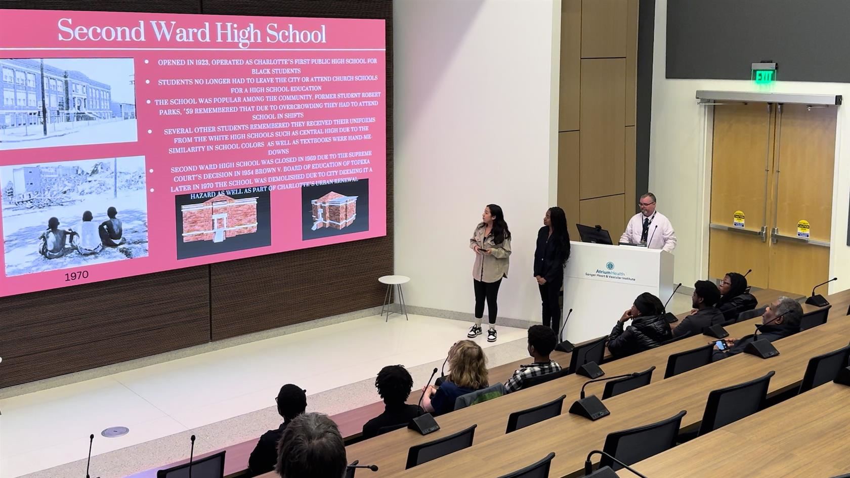  High school students present their project and work.